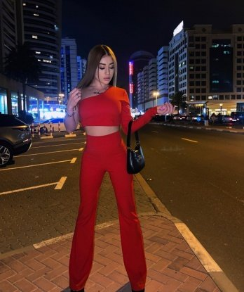 ✨ Живу в Москве и готова оказать тебе самые незабываемые услуги. 💋💫 Я мастерица в искусстве удовлетворения и улыбаюсь каждому клиенту. Мой контакт сделает тебя по-настоящему счастливым человеком. 🌈 Секс с тобой будет незабываемым, я гарантирую, что ты останешься доволен. Мои отзывы говорят сами за себя - мои клиенты остаются в восторге от нашей встречи! 🌹🔥 Ах да, не могу не упомянуть про мои фото - в моем альбоме есть все, чтобы разбудить твои самые смелые фантазии. 📸💃 Жду твоего звонка, чтобы подарить тебе незабываемые моменты нашего встречи! 💫💥 Ленуська